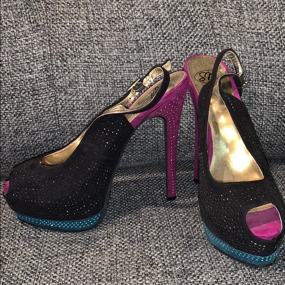 Black/purple/teal bejeweled platform pumps